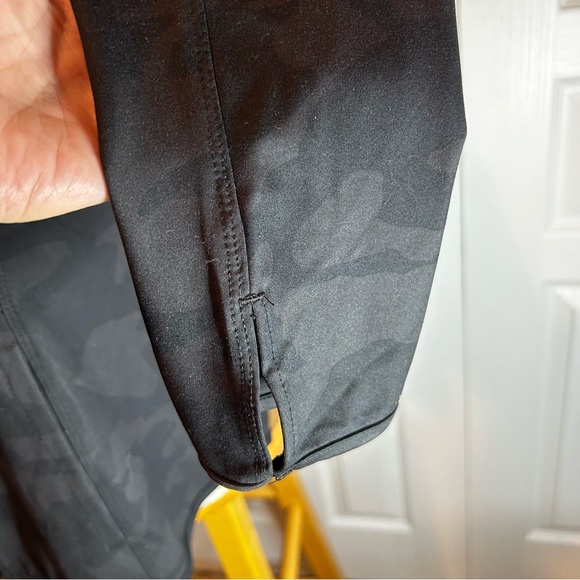 Yogalicious Camo Black Yoga Jacket - Picture 5 of 11